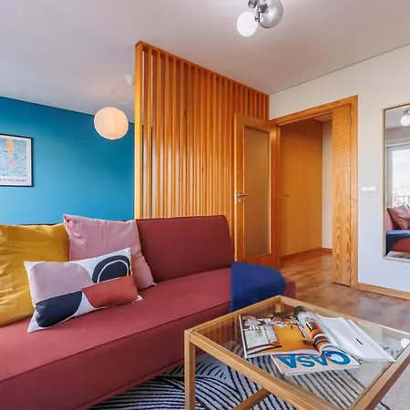A Pop Of Color By Lovelystay Apartment Porto